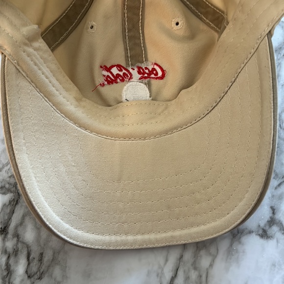 Coca-Cola hat with golf ball and tee - Picture 7 of 9